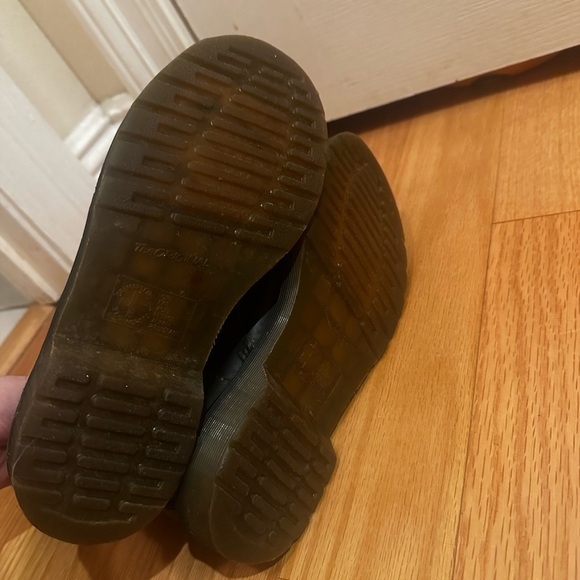 Dr Martens Genuine Leather - Picture 3 of 4